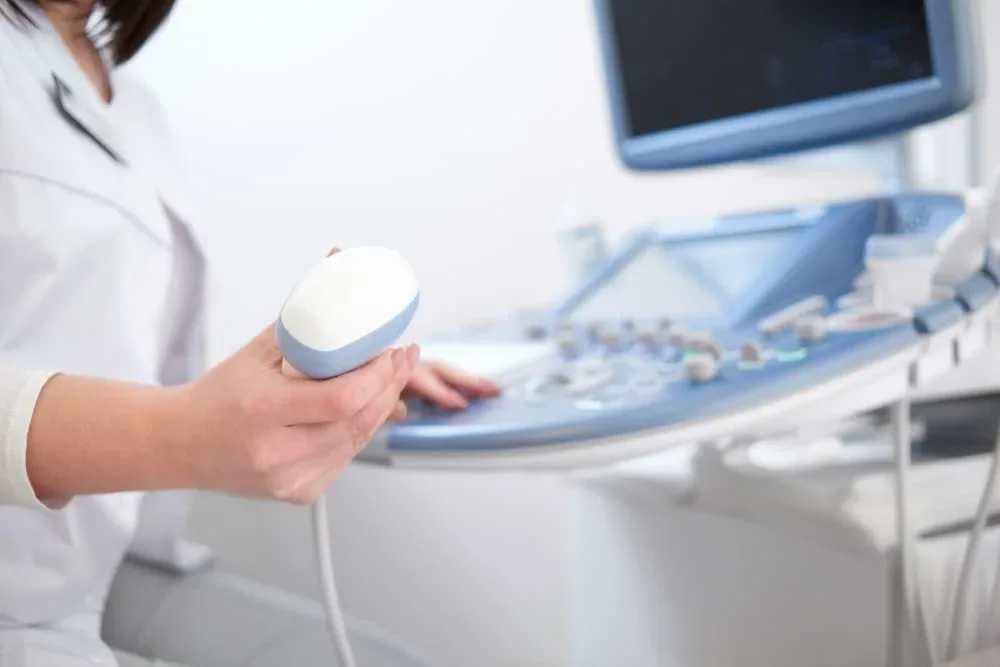 USG Doppler w Warszawie – kiedy warto zbadać przepływ krwi w żyłach i tętnicach?